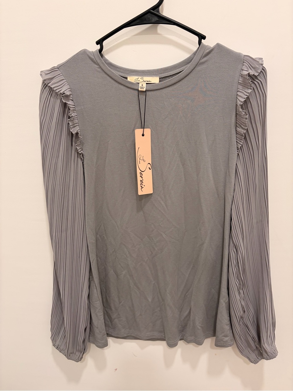 Le Sarai Gray Pleated Ruffle-Shoulder Long Sleeve Tee